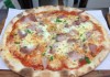 Pizza Hausgemachte Schinken & frische Mozzarella